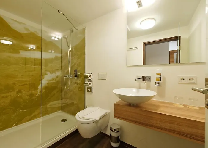 فندق زور بوست ليفيم