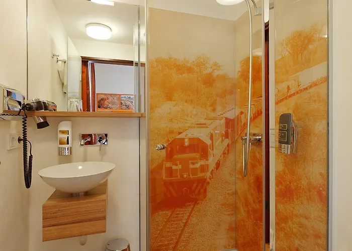 فندق زور بوست ليفيم