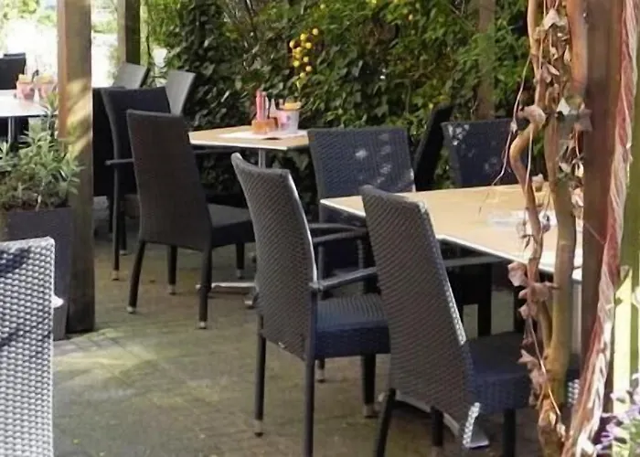 فندق زور بوست