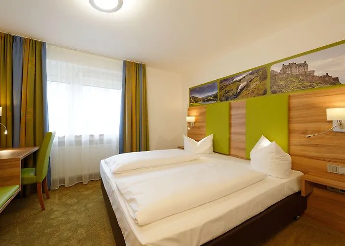 فندق زور بوست