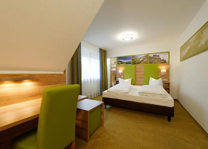 فندق زور بوست 3*