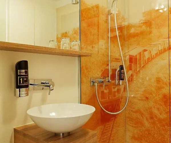 زور بوست فندق ليفيم