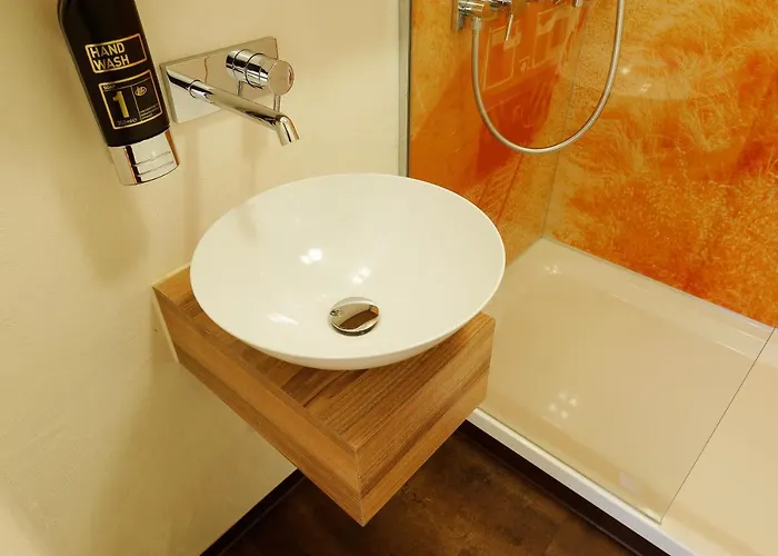 زور بوست فندق ليفيم