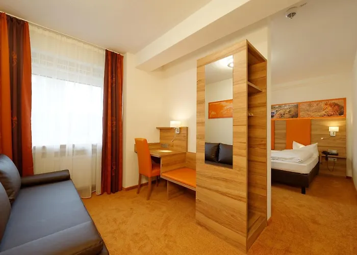 زور بوست فندق 3*