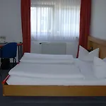 فندق زور بوست ليفيم