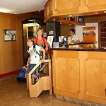 فندق زور بوست 3*