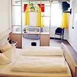 فندق زور بوست 3*
