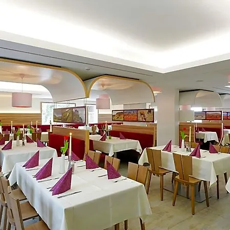 Zur Post Hotel 3*