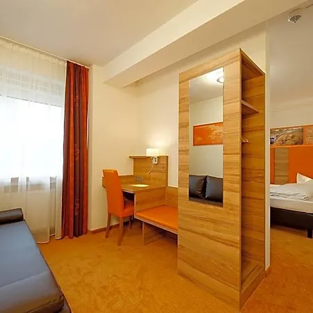 Zur Post Hotel 3*