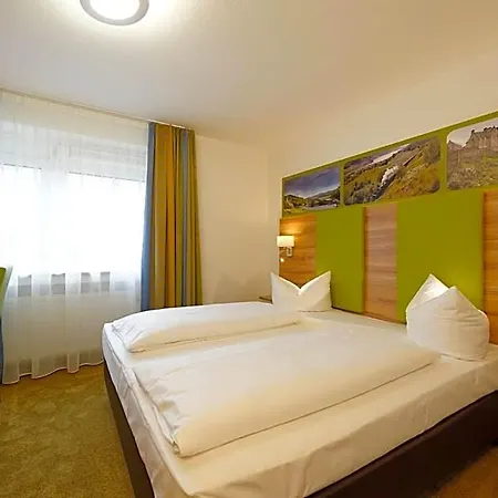 Zur Post Hotel 3*