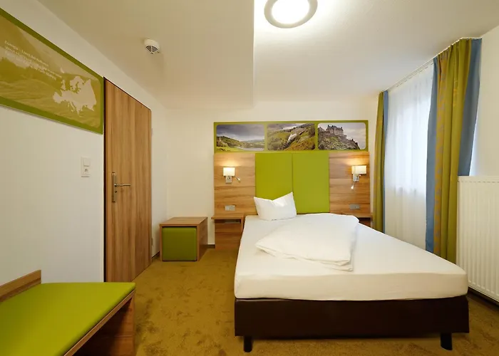 מלון Zur Post 3*